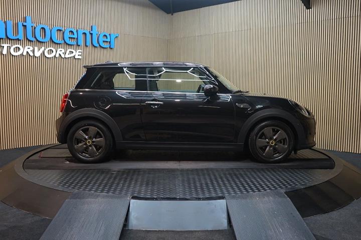Sort Mini Cooper SE fra 2023