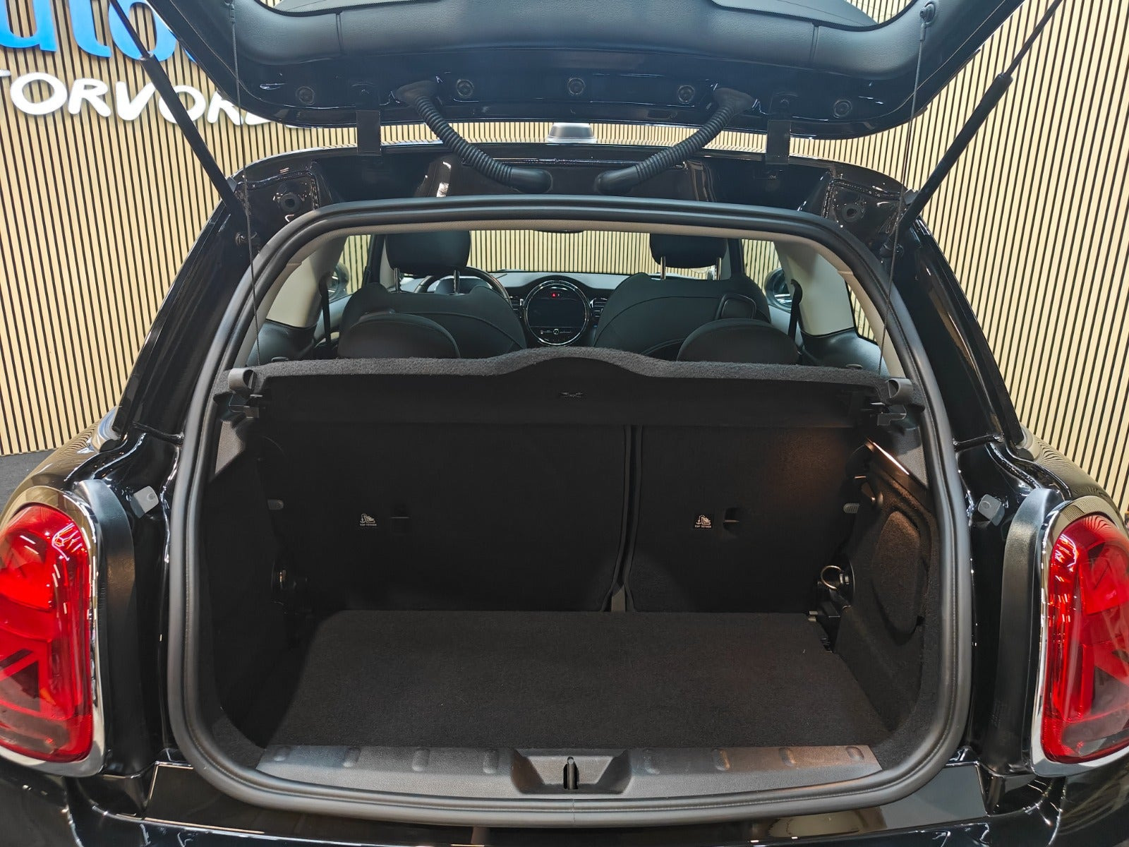 Sort Mini Cooper SE fra 2023