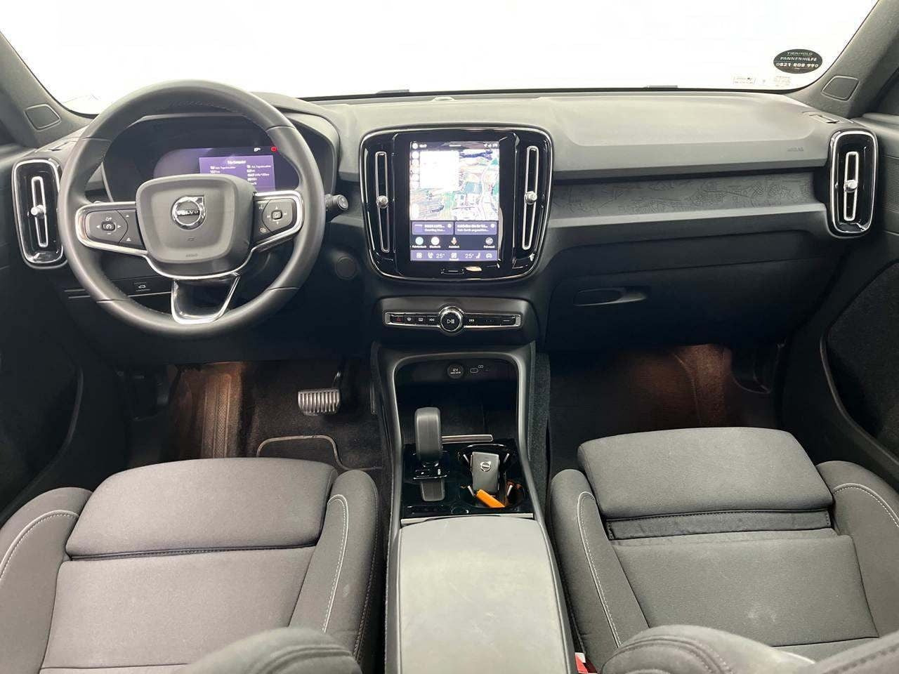 Hvid Volvo XC40 fra 2023