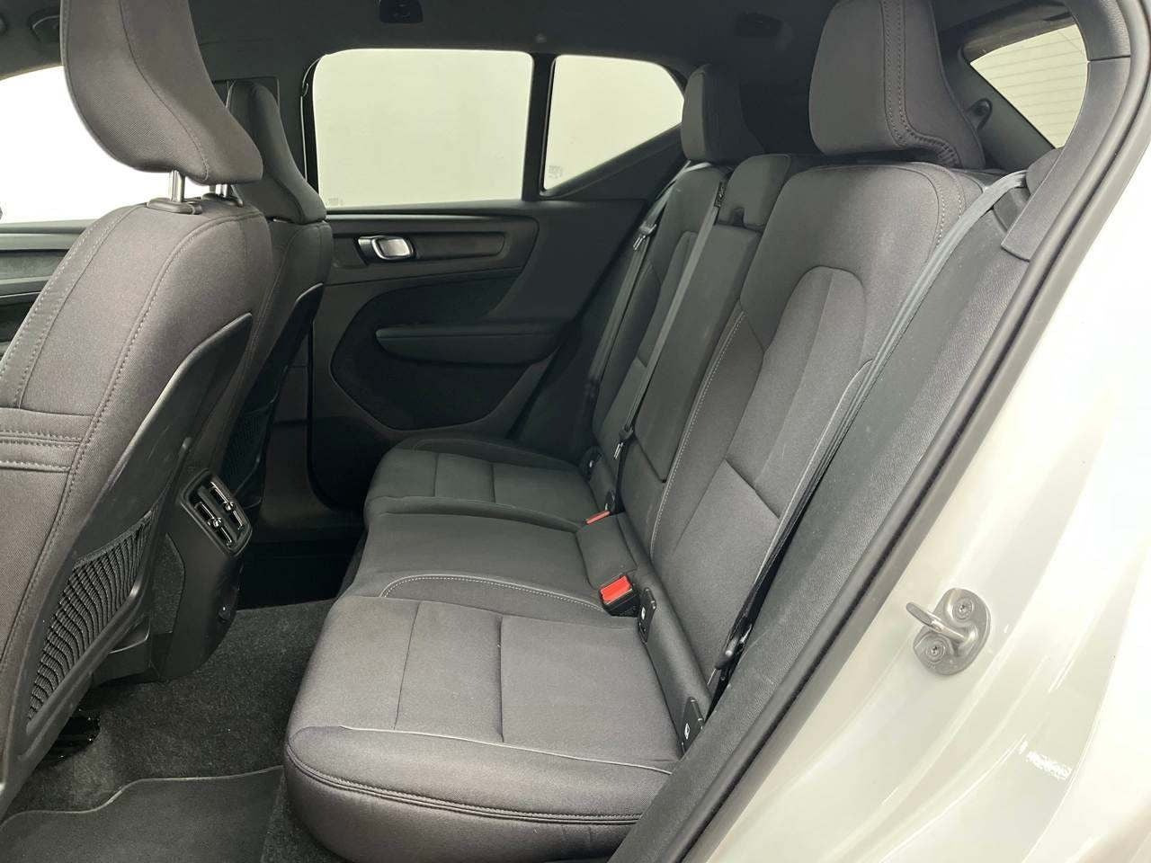 Hvid Volvo XC40 fra 2023