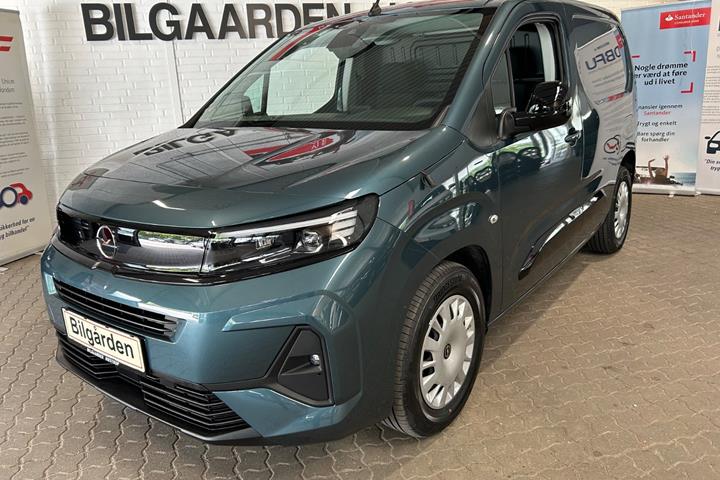 Blå Opel Combo-e fra 2024