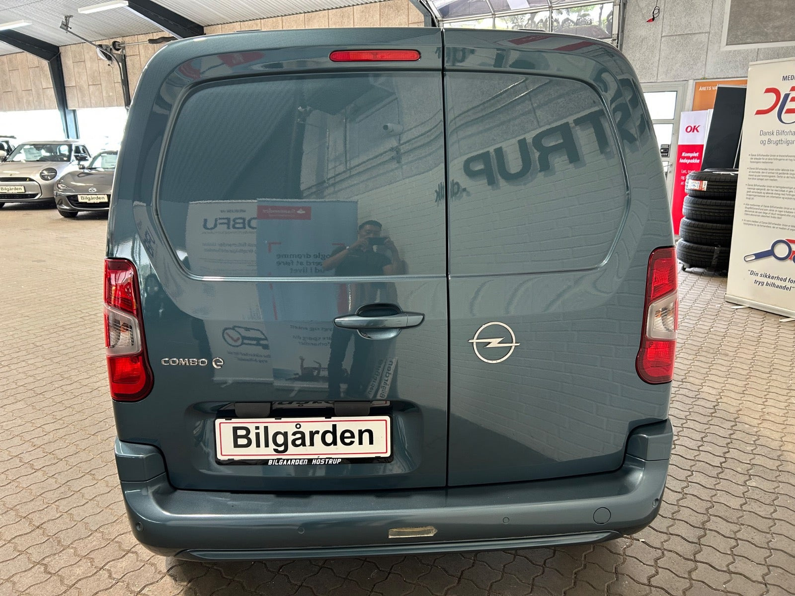 Blå Opel Combo-e fra 2024