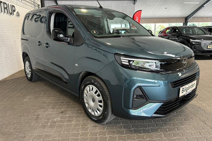 Blå Opel Combo-e fra 2024