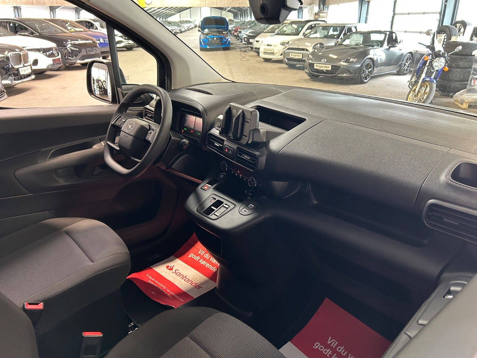 Blå Opel Combo-e fra 2024