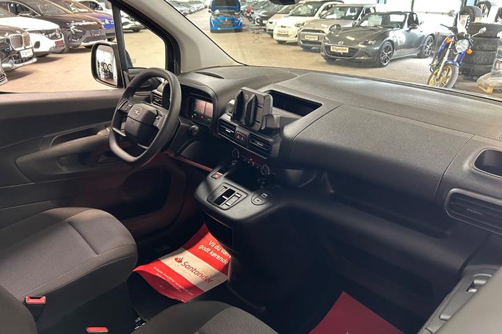 Blå Opel Combo-e fra 2024