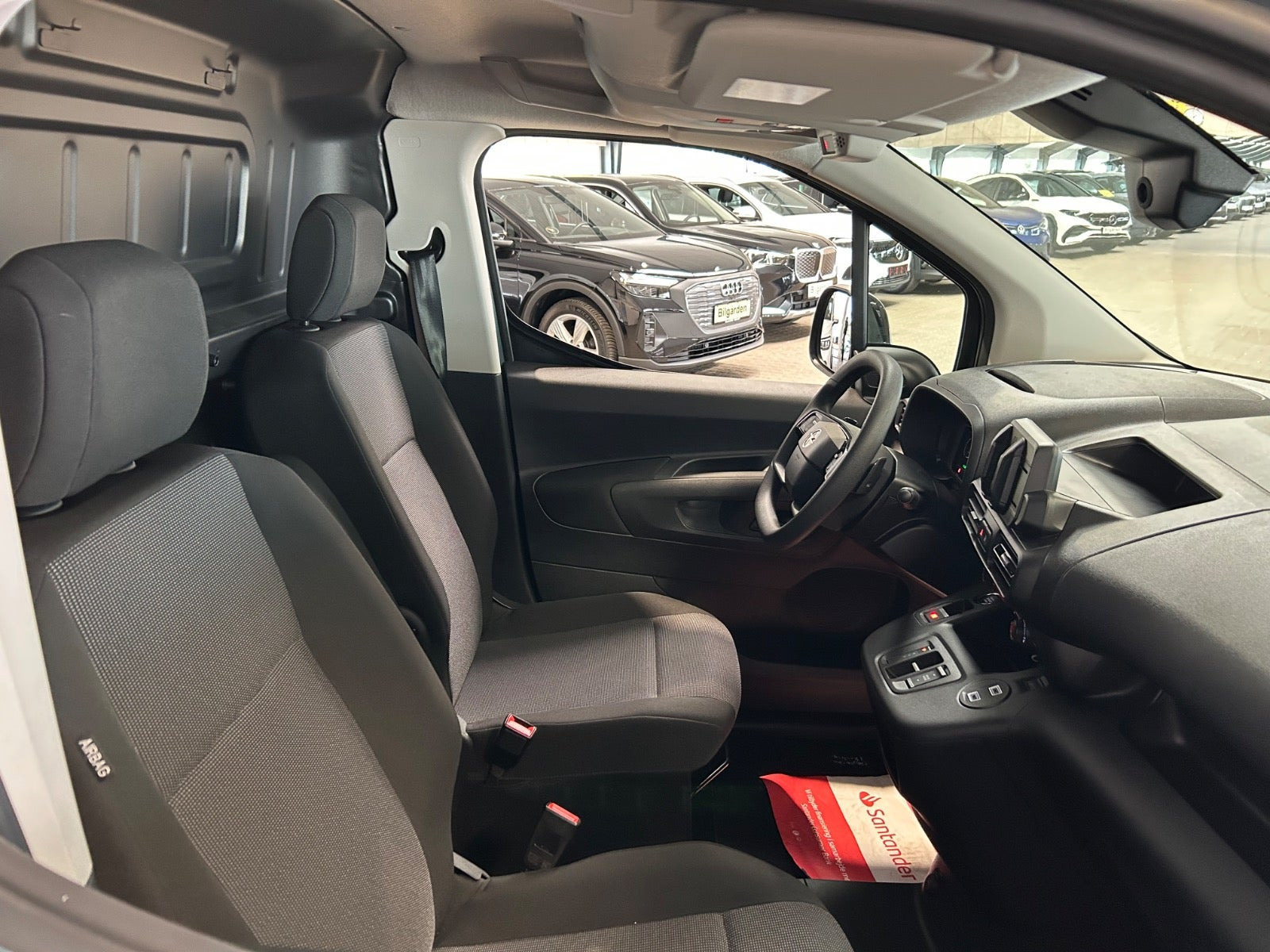 Blå Opel Combo-e fra 2024