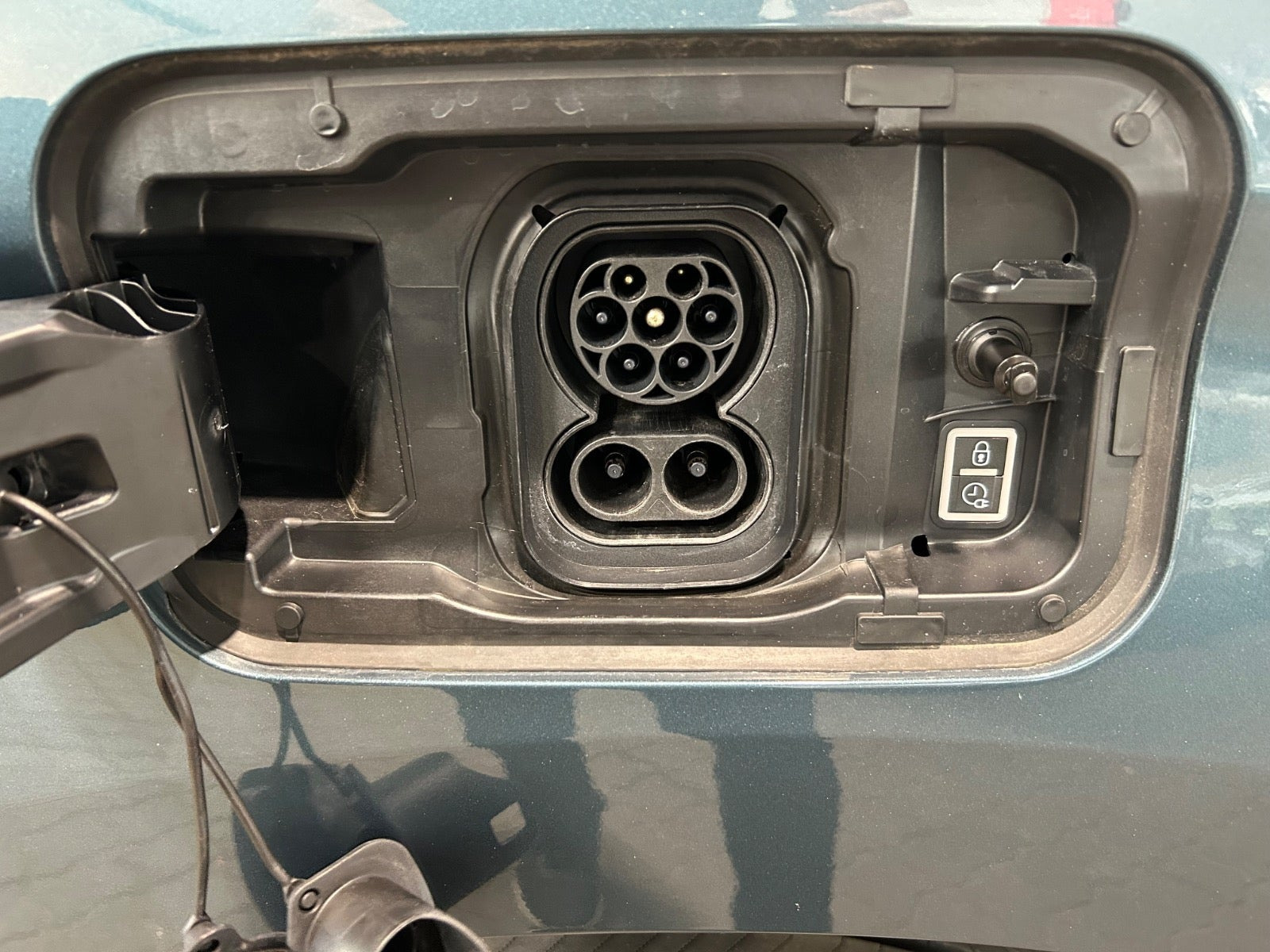 Blå Opel Combo-e fra 2024