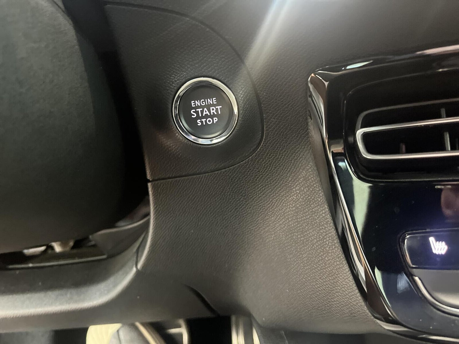 Hvid Opel Mokka-e fra 2022