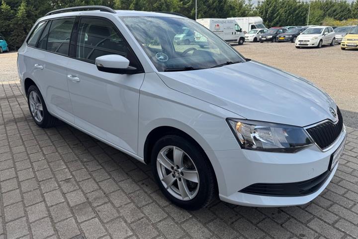 Hvid Skoda Fabia fra 2018