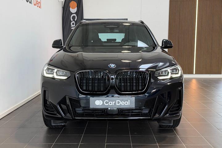 Sort BMW iX3 fra 2023