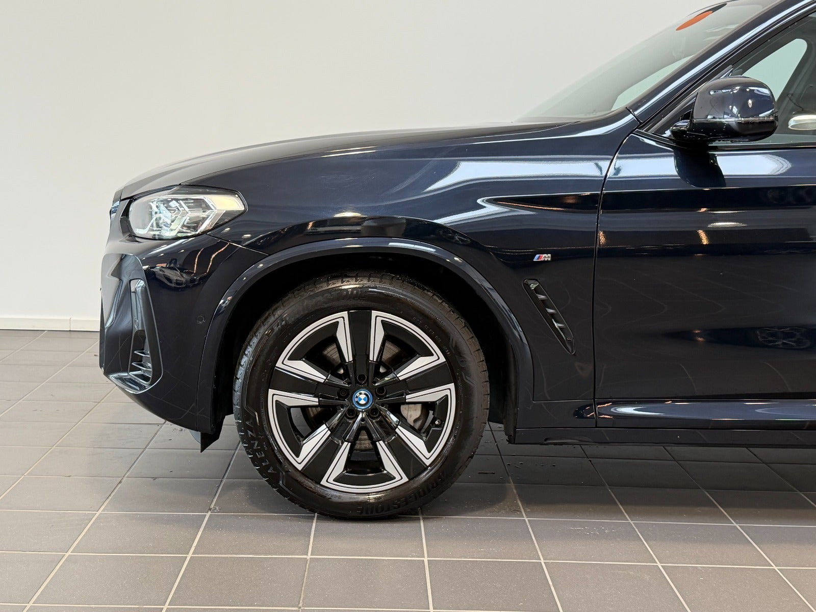 Sort BMW iX3 fra 2023