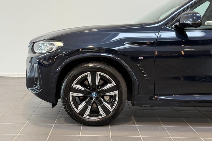 Sort BMW iX3 fra 2023
