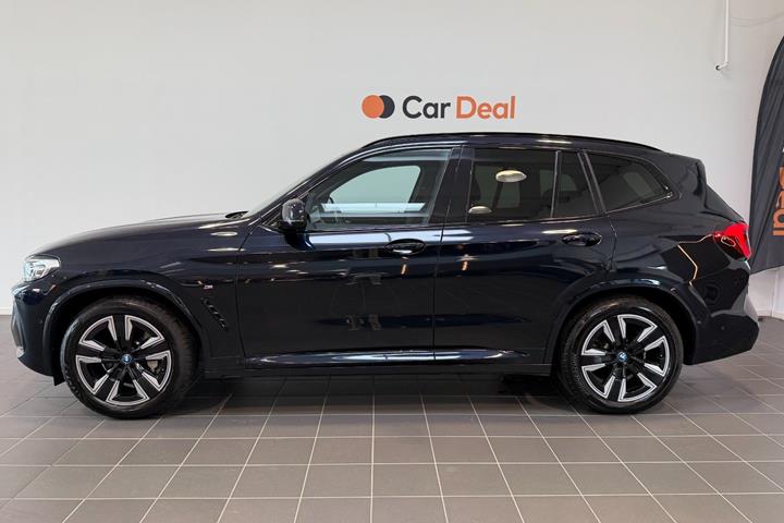 Sort BMW iX3 fra 2023