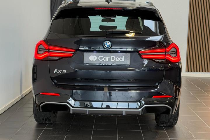 Sort BMW iX3 fra 2023