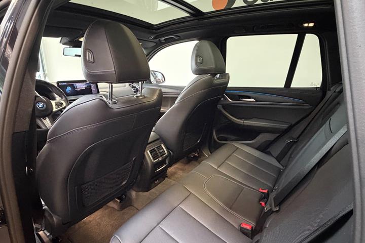 Sort BMW iX3 fra 2023