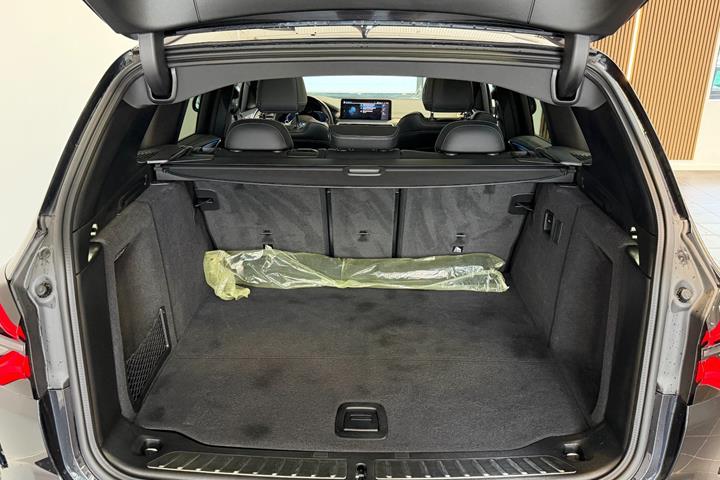 Sort BMW iX3 fra 2023