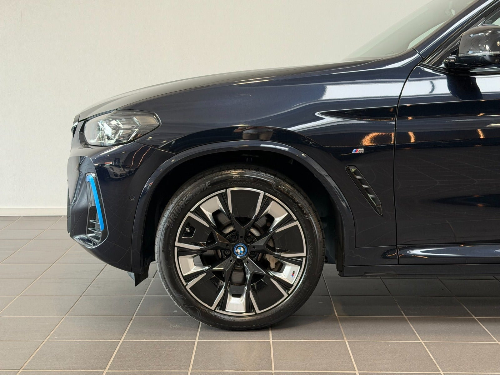Sort BMW iX3 fra 2023