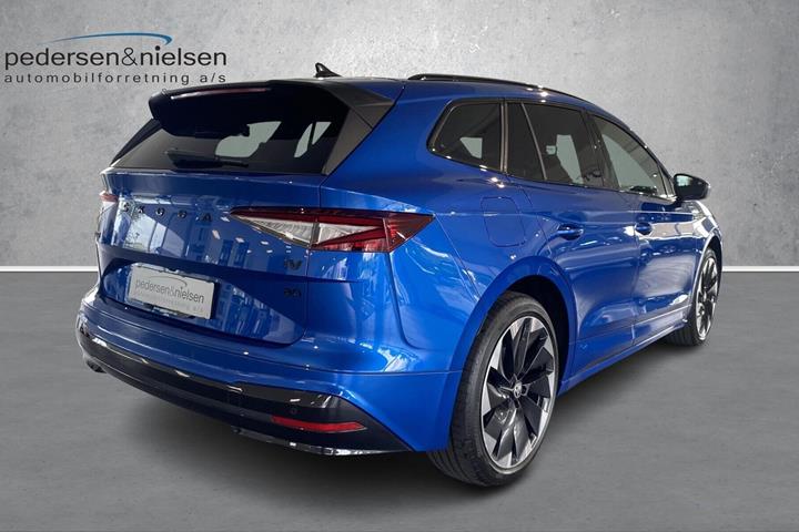 Blå Skoda Enyaq fra 2023