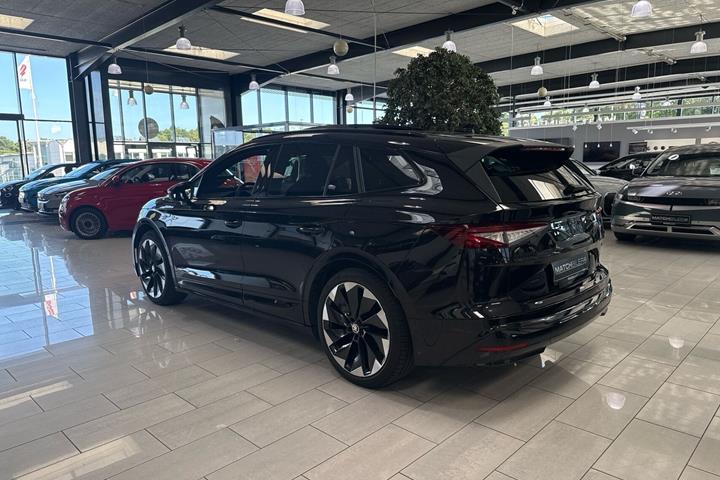 Sort Skoda Enyaq fra 2023