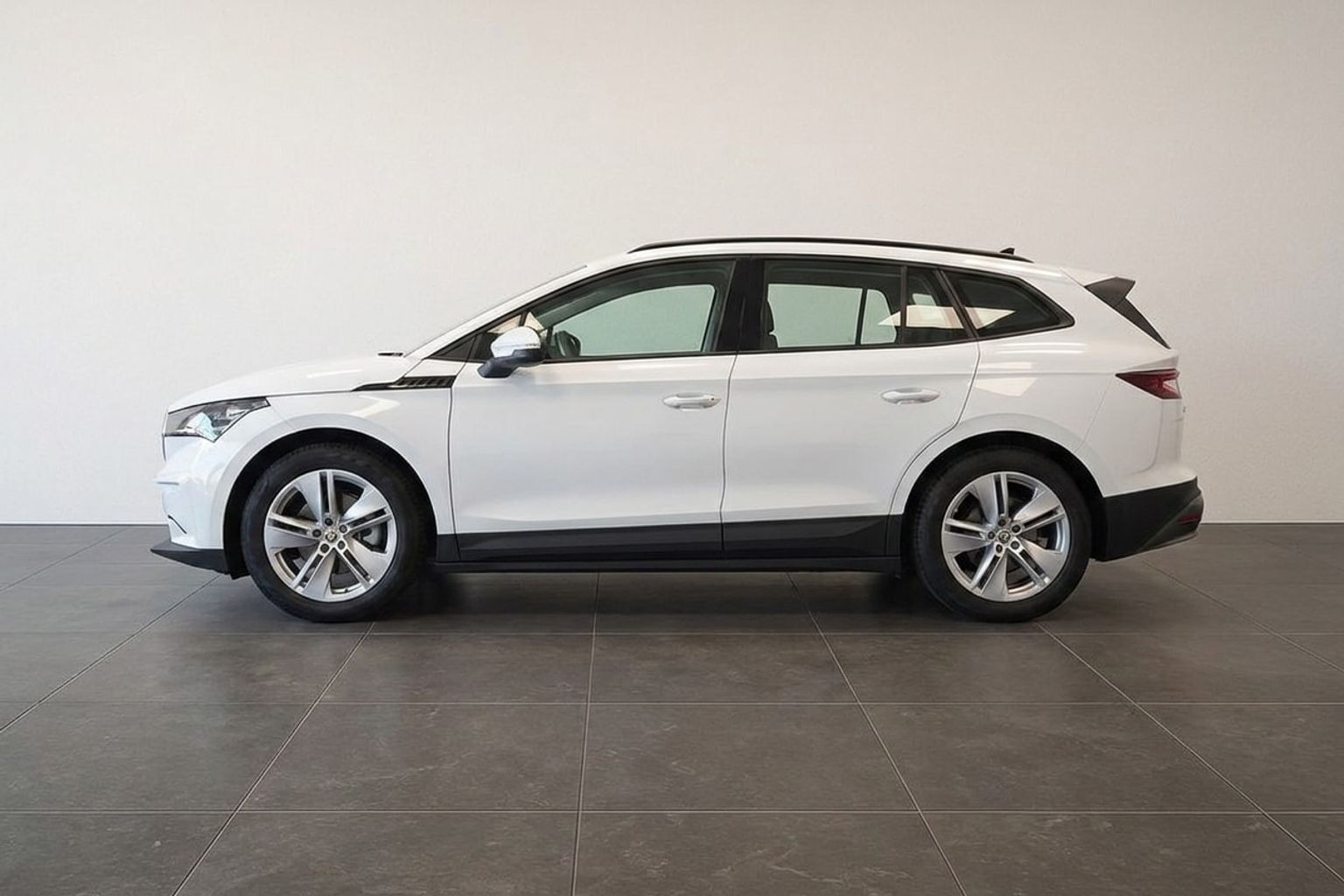 Hvid Skoda Enyaq fra 2021