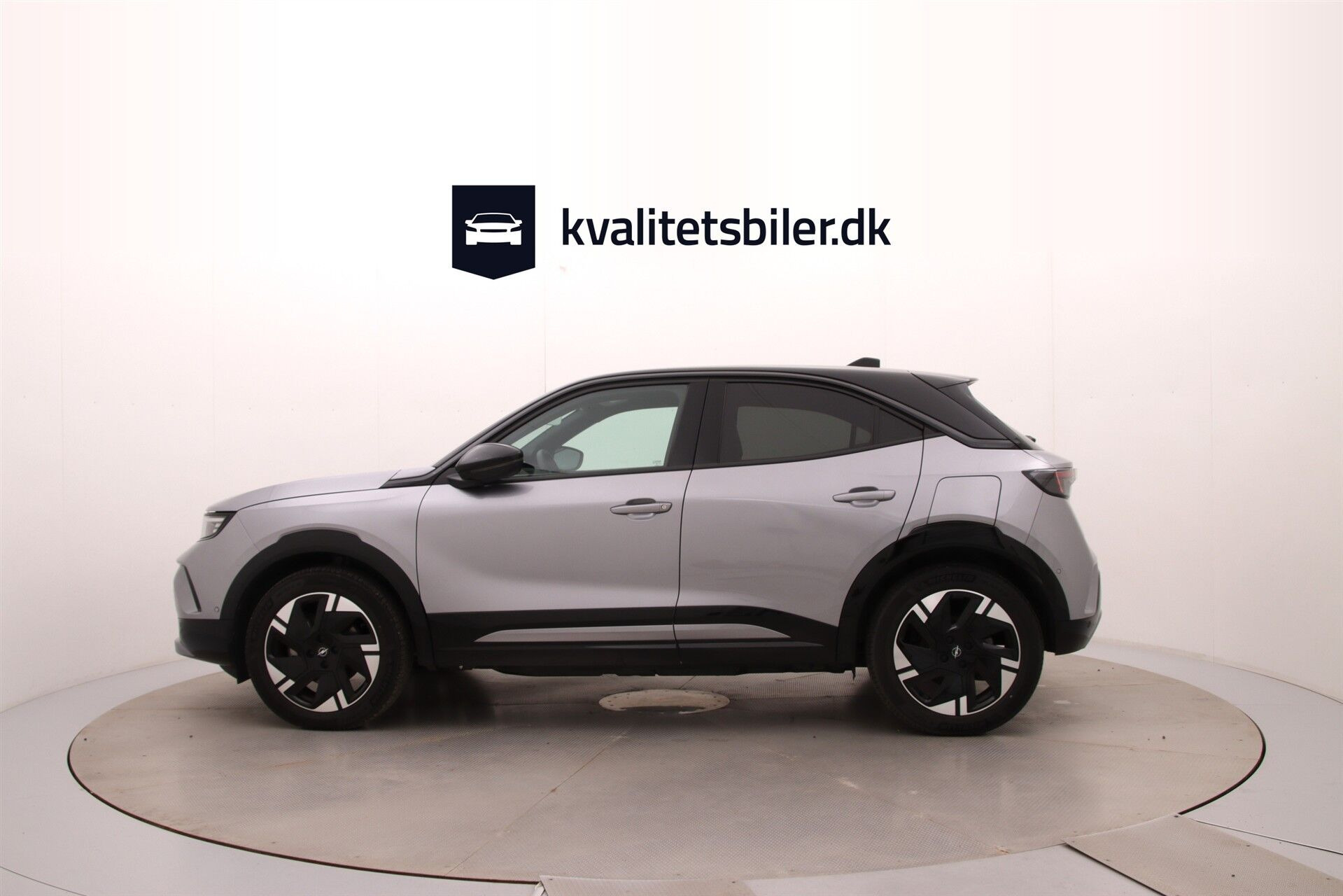 Sølv Opel Mokka-e fra 2025