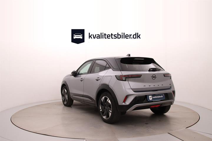 Sølv Opel Mokka-e fra 2025