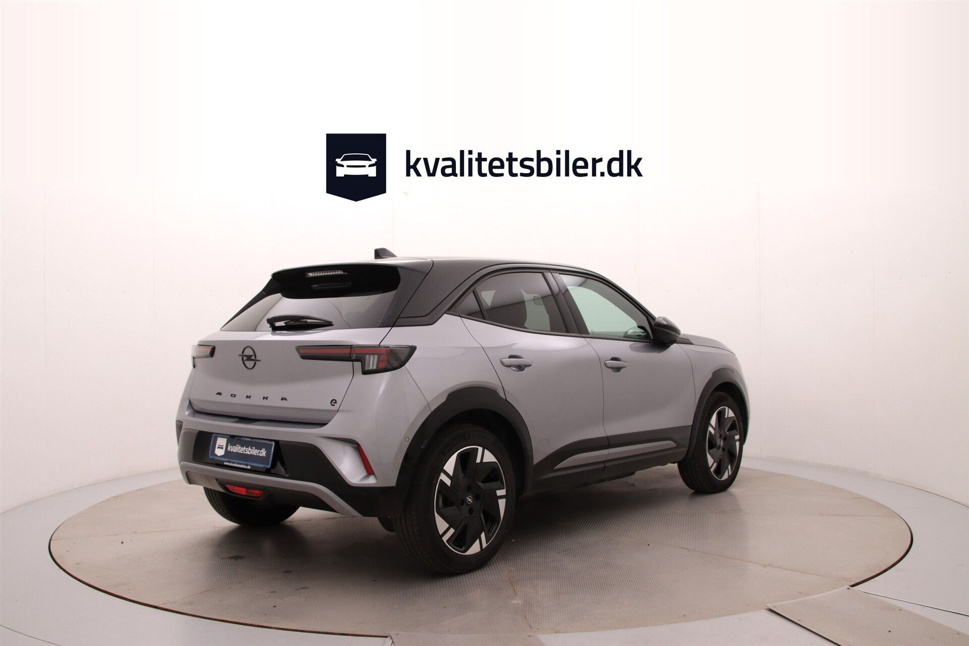 Sølv Opel Mokka-e fra 2025