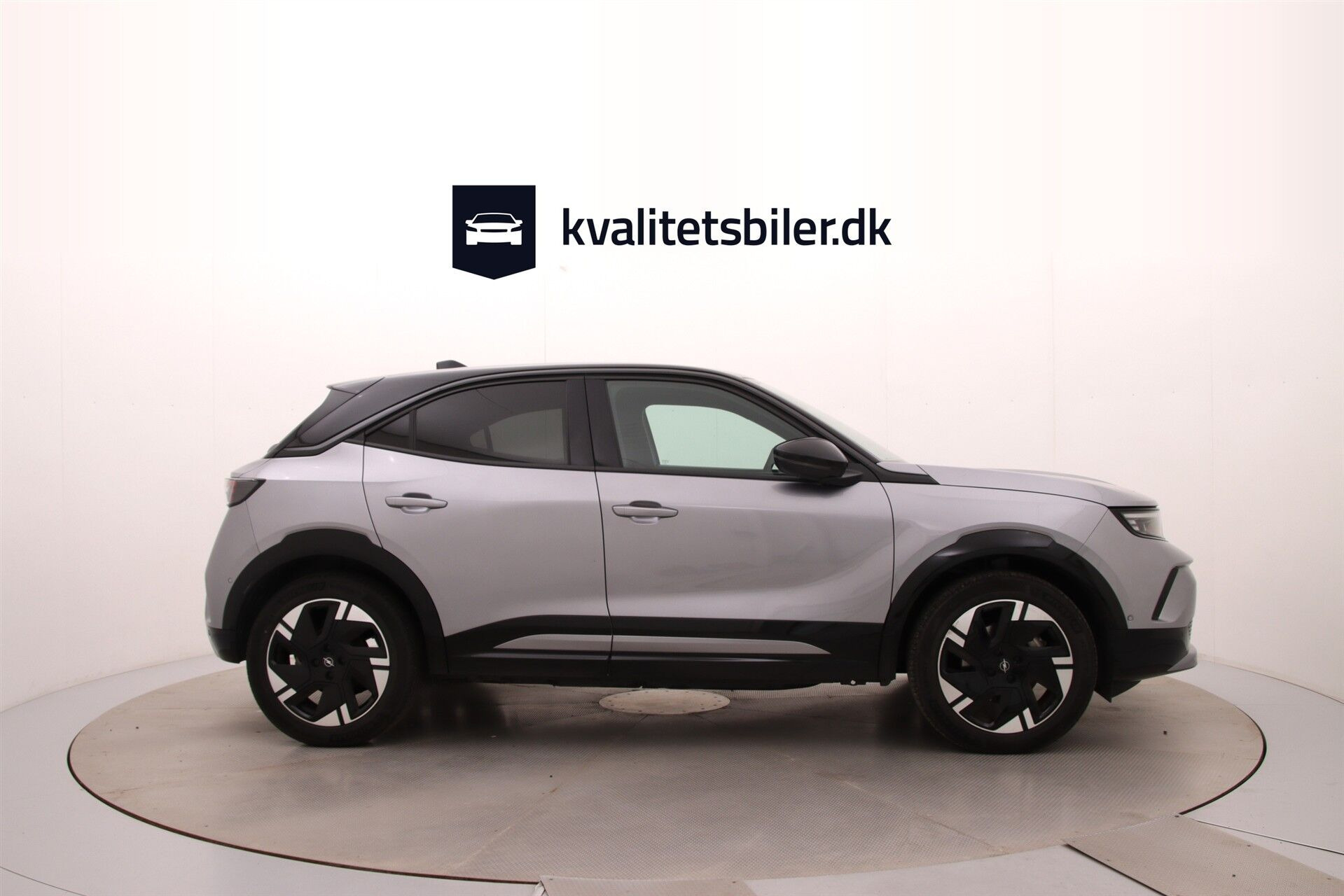 Sølv Opel Mokka-e fra 2025