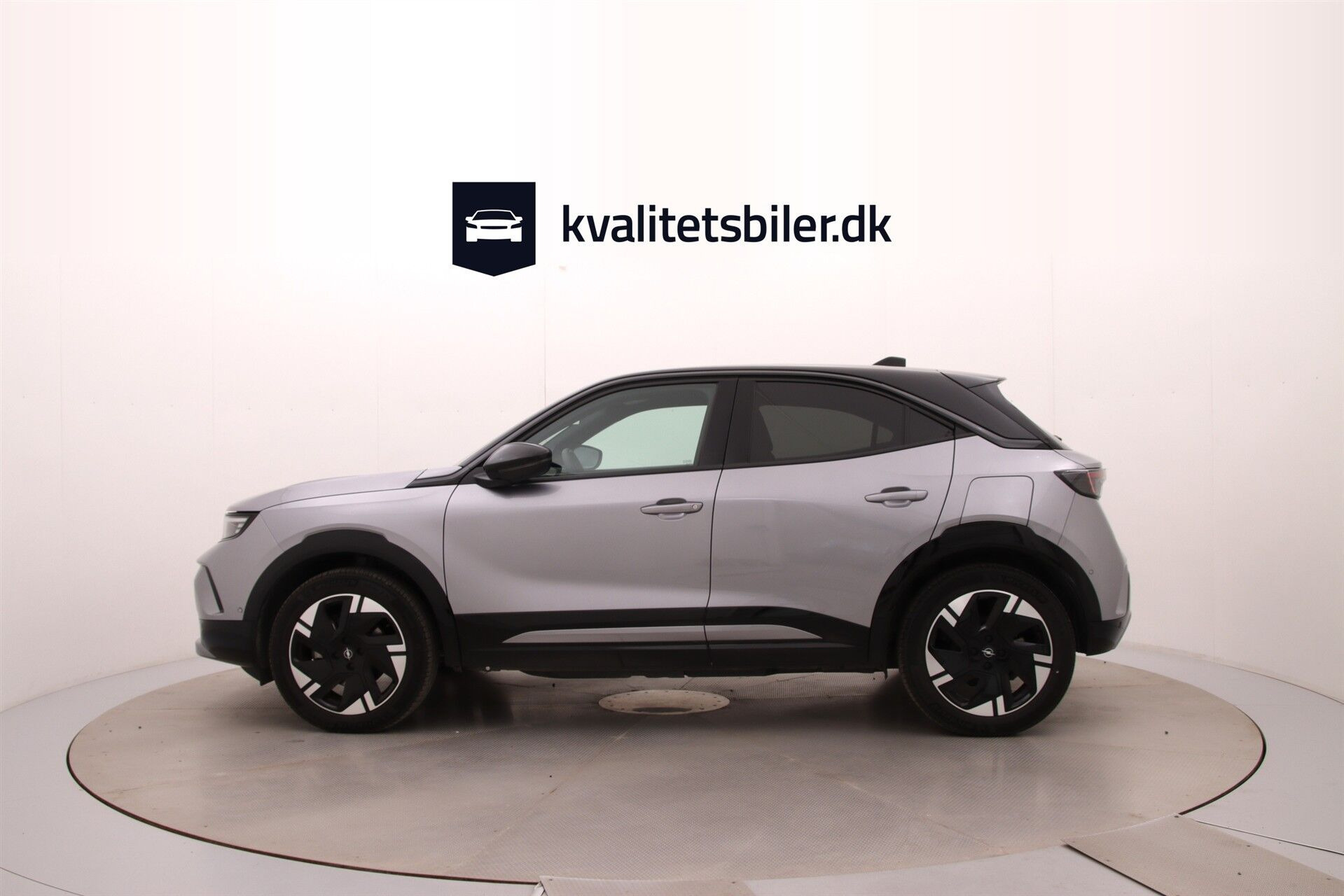 Sølv Opel Mokka-e fra 2025