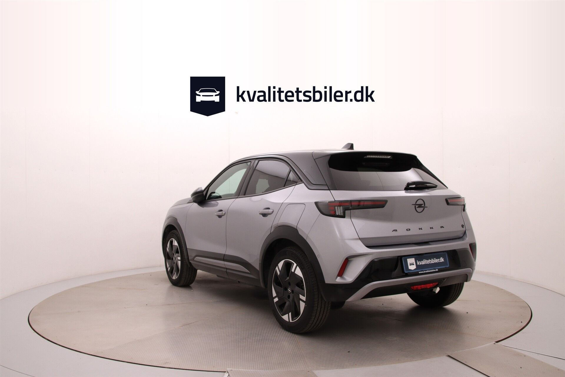 Sølv Opel Mokka-e fra 2025