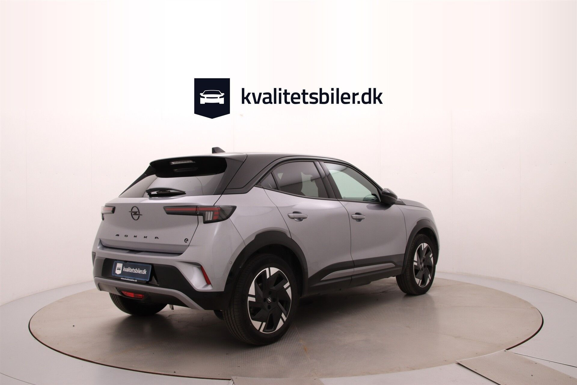 Sølv Opel Mokka-e fra 2025