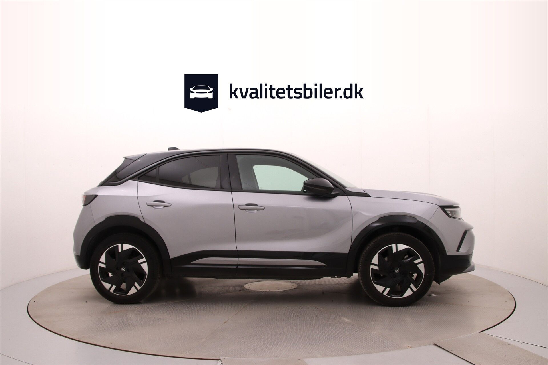 Sølv Opel Mokka-e fra 2025