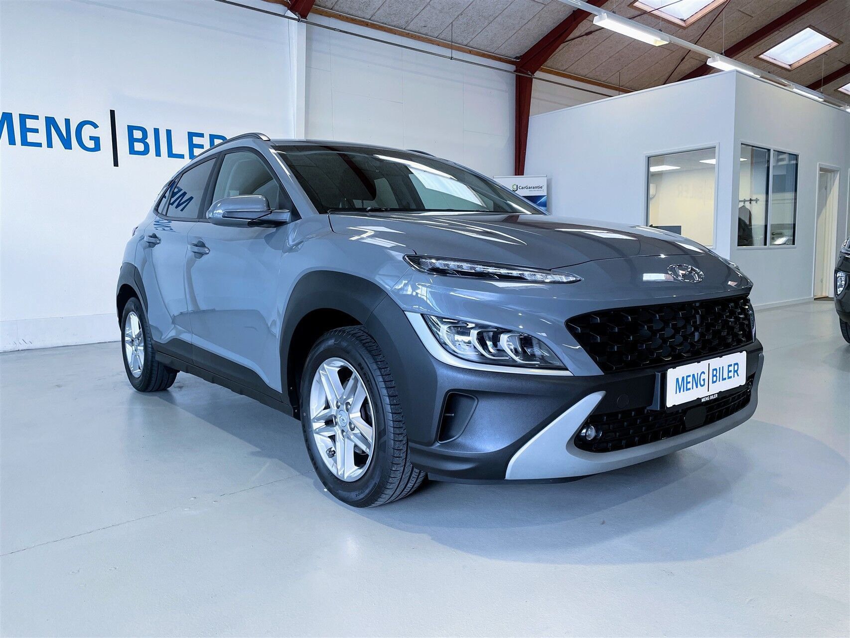 Grå Hyundai Kona fra 2021
