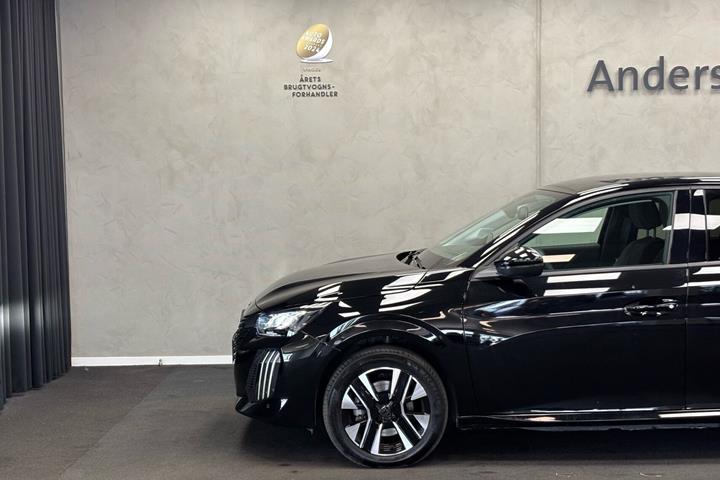 Sort Peugeot e-208 fra 2025