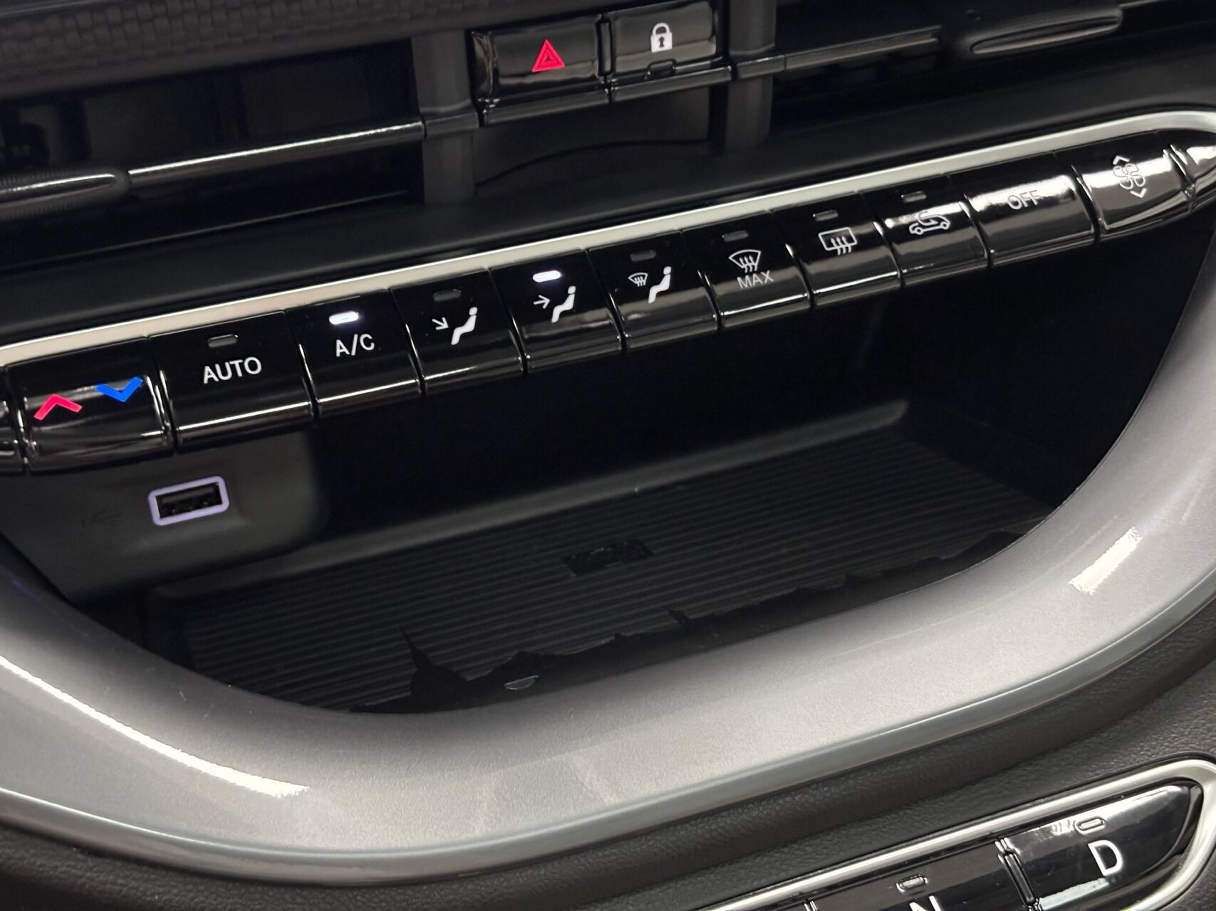 Hvid Fiat 500e fra 2023