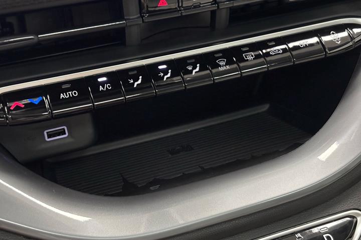 Hvid Fiat 500e fra 2023