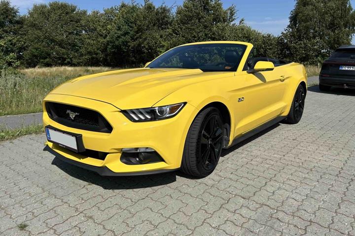 Gul Ford Mustang fra 2016