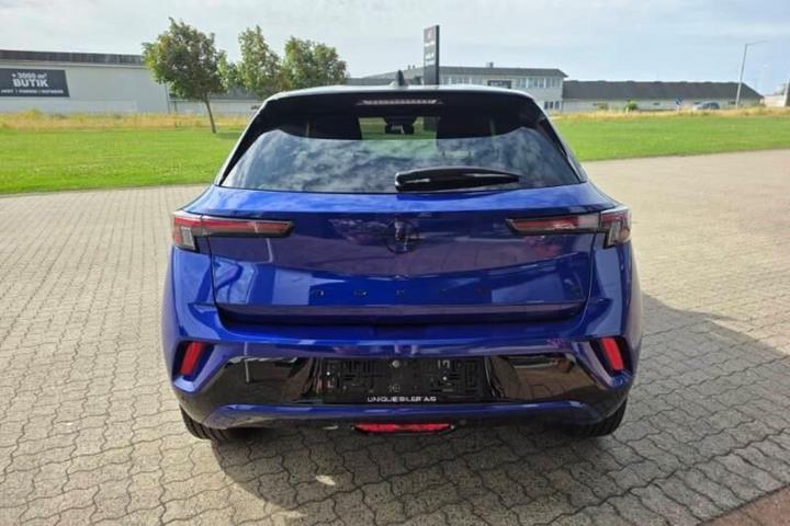 Sort Opel Mokka-e fra 2025