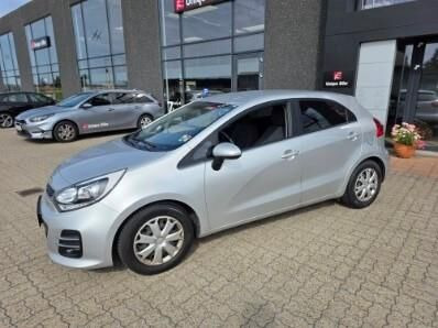 Sølv Kia Rio fra 2016