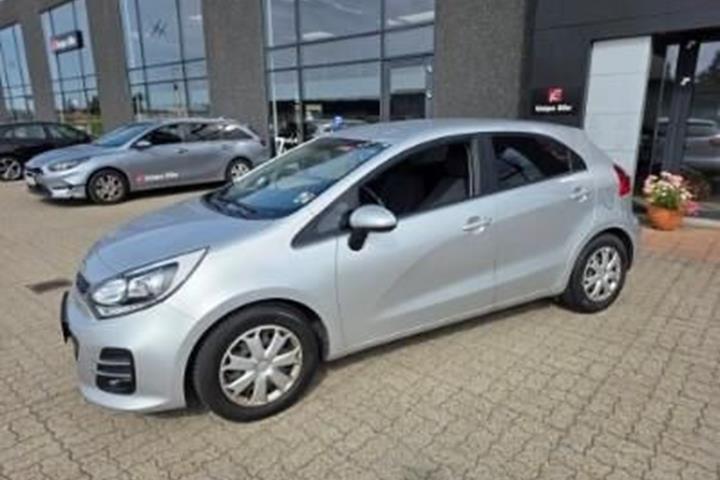 Sølv Kia Rio fra 2016