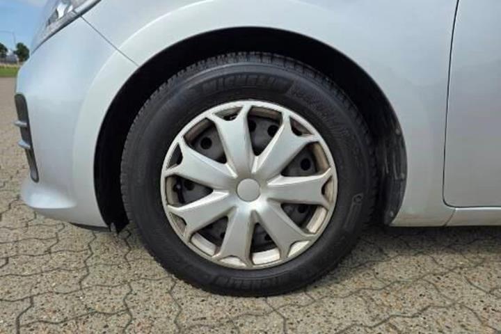 Sølv Kia Rio fra 2016