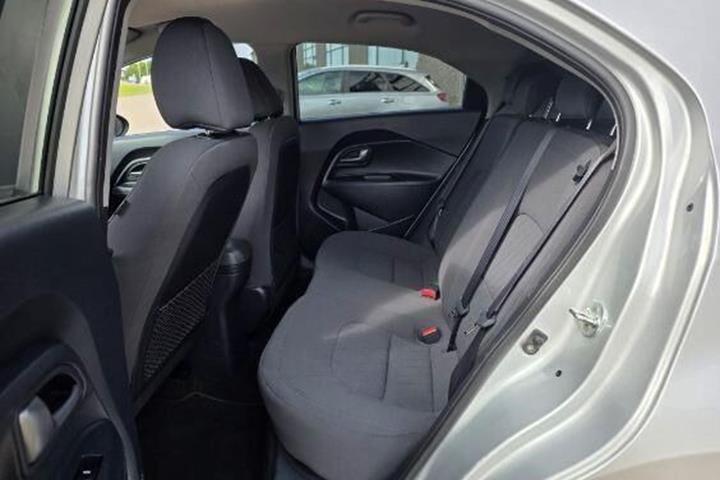 Sølv Kia Rio fra 2016