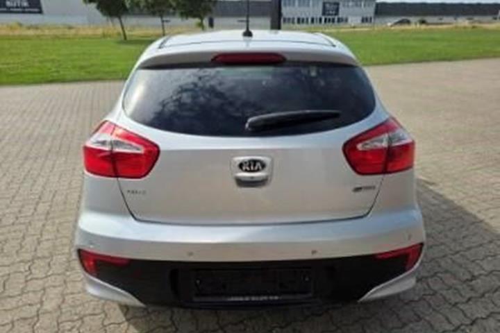 Sølv Kia Rio fra 2016