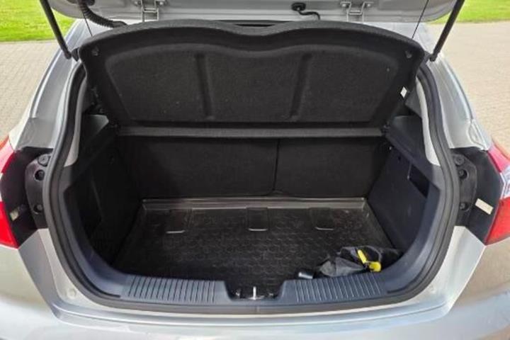 Sølv Kia Rio fra 2016