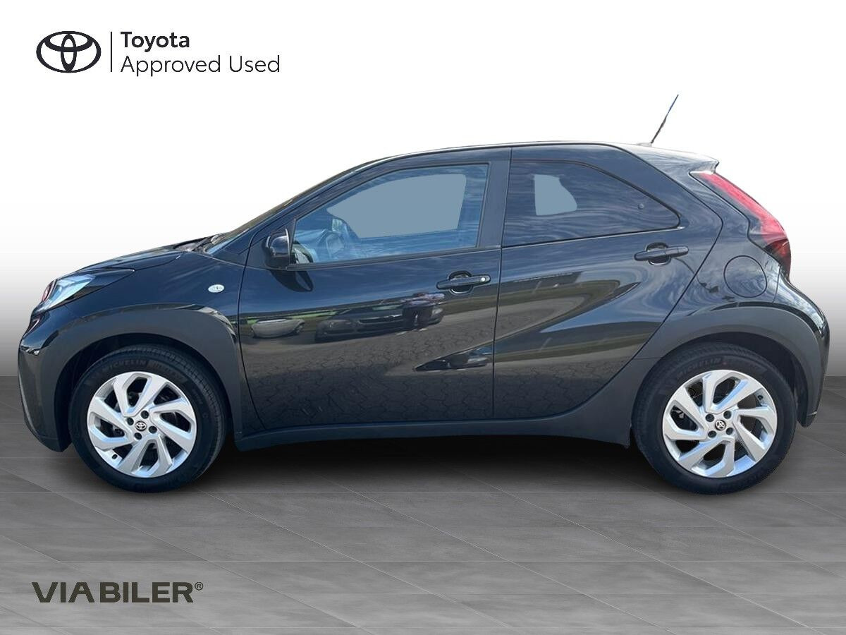 Sort Toyota Aygo X fra 2025