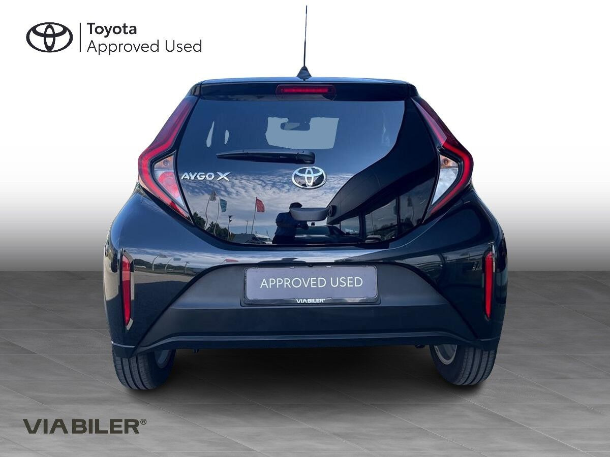 Sort Toyota Aygo X fra 2025