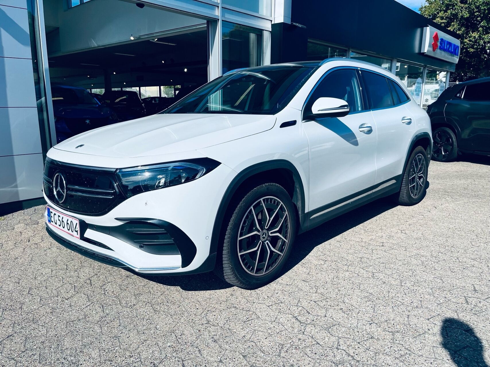 Hvid Mercedes EQA 250 fra 2022