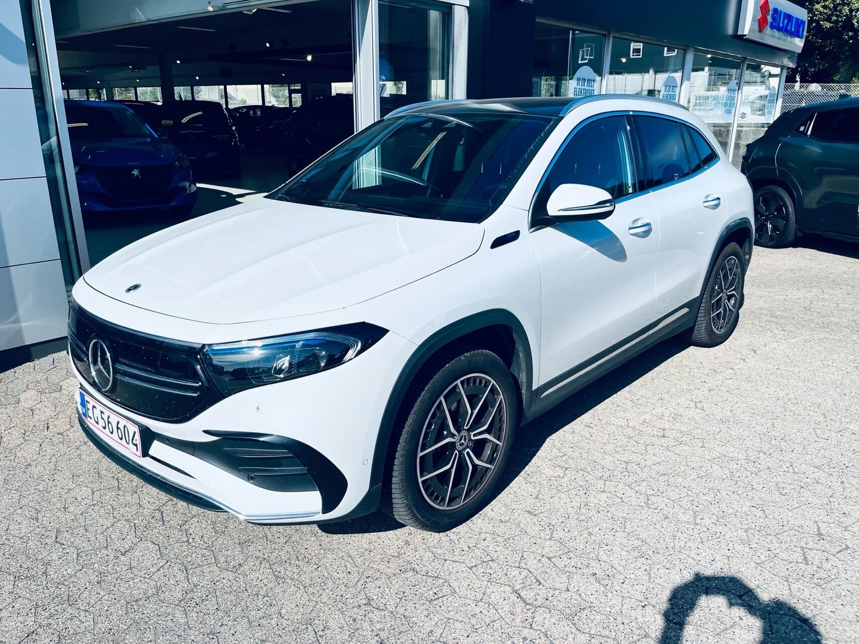 Hvid Mercedes EQA 250 fra 2022
