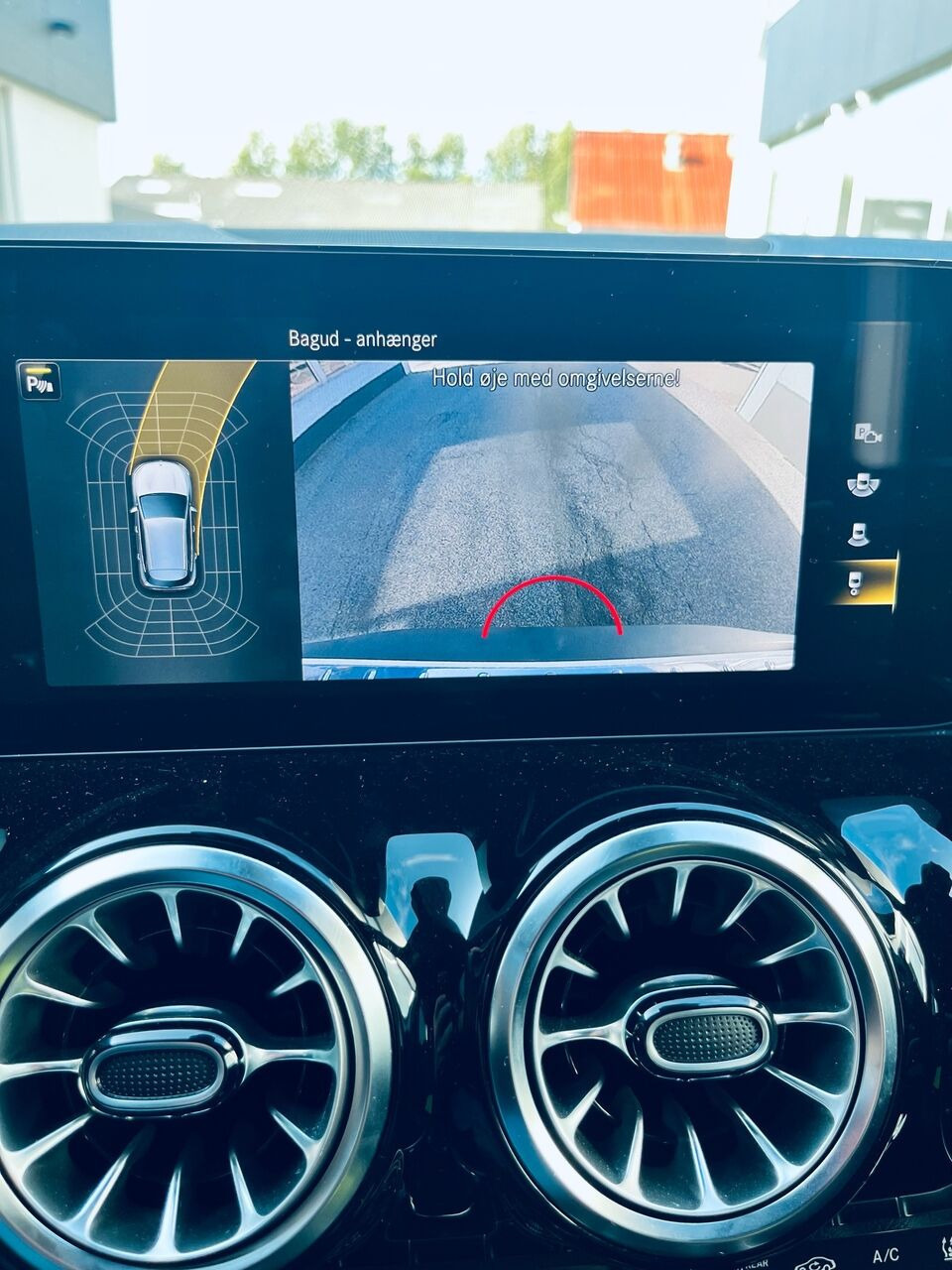 Hvid Mercedes EQA 250 fra 2022