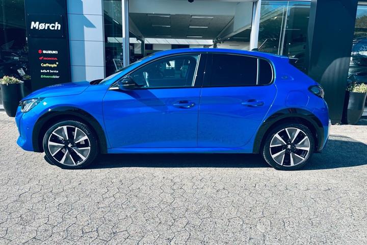 Blå Peugeot e-208 fra 2022